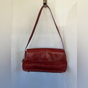 Vintage Fossil Red Women's Shoulder Bag - Classic Leather and Woven Design